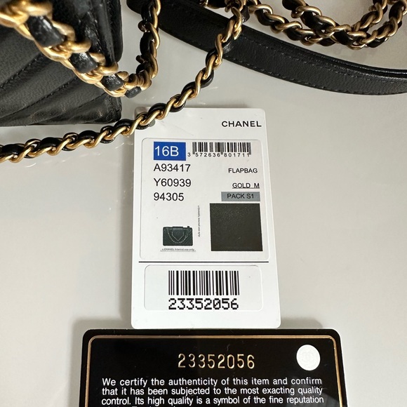 Chanel Collar and Tie Flap Bag Chevron Sheepskin Mini Gold Metal Black Handbag - Picture 12 of 16